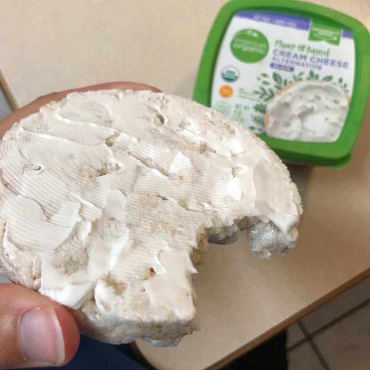 photo of Simple Truth Cream Cheese Alternative Plain shared by @curvycarbivore on  27 May 2020 - review