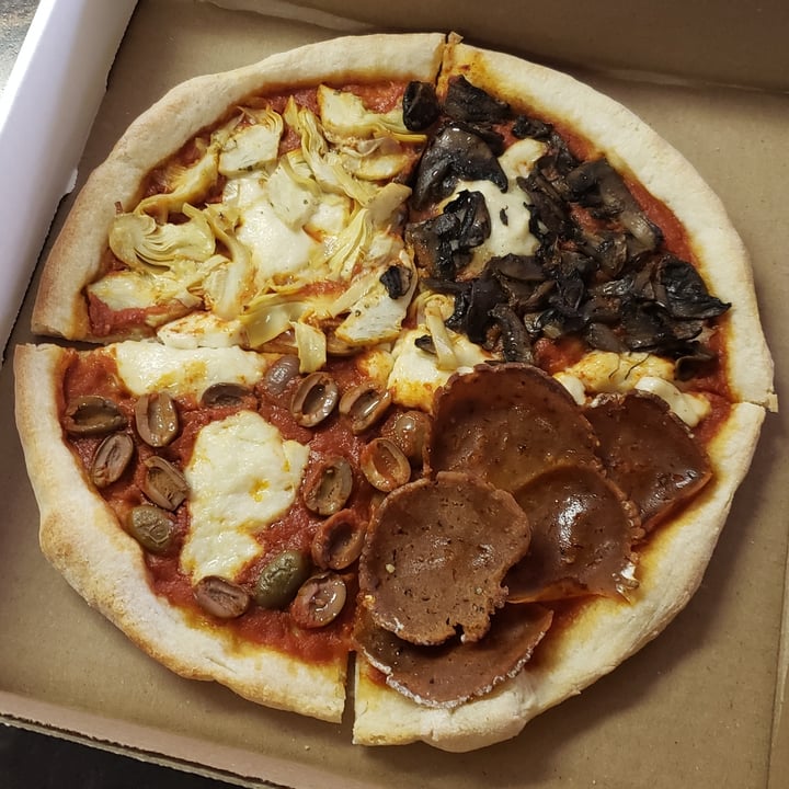 photo of The Vegitaliano Quattro Stagioni Pizza shared by @metalmel666 on  16 Jul 2021 - review