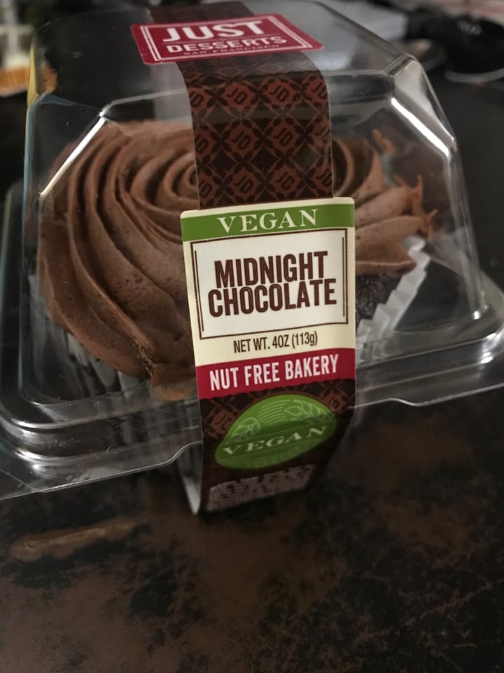 photo of Just Desserts San Francisco Midnight Chocolate Cupcake shared by @xtineexplores on  01 Dec 2019 - review