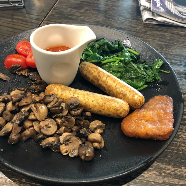 photo of Mugg & Bean Vegan Fry Up shared by @nicolerobb123 on  16 Oct 2022 - review