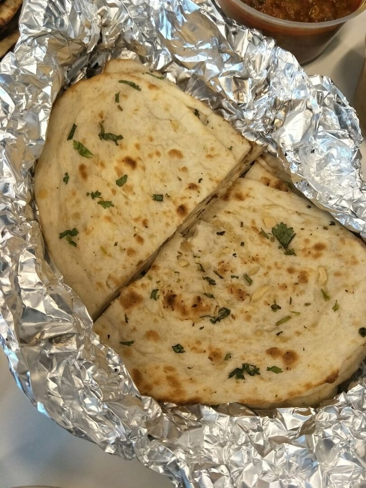 photo of Jaggi’s Northern Indian Cuisine Garlic Naan shared by @lou on  17 Nov 2019 - review