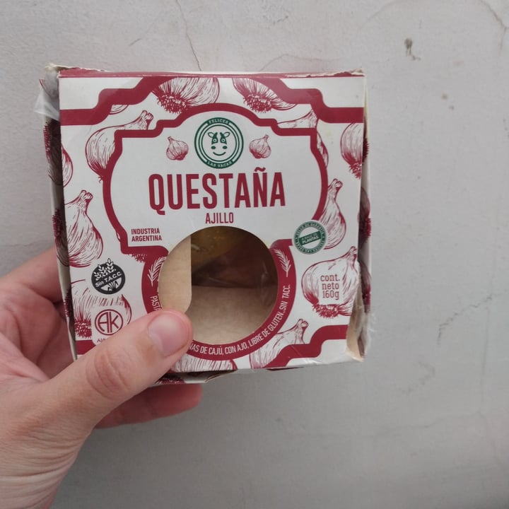 photo of Felices Las Vacas Questaña Queso Vegano al Ajillo shared by @soycomoelchileverde on  27 Apr 2021 - review