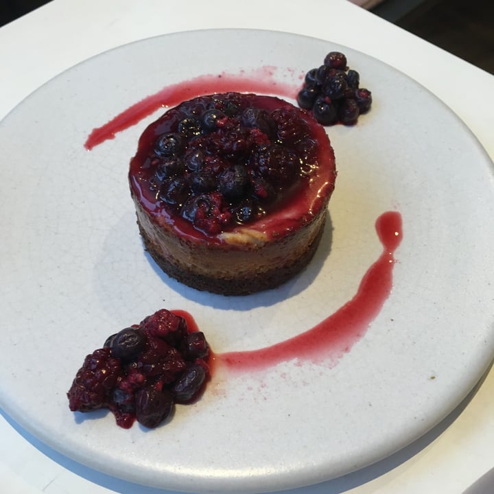 photo of Mudrá Cheese cake de frutos rojos shared by @lauchis on  21 Jul 2021 - review