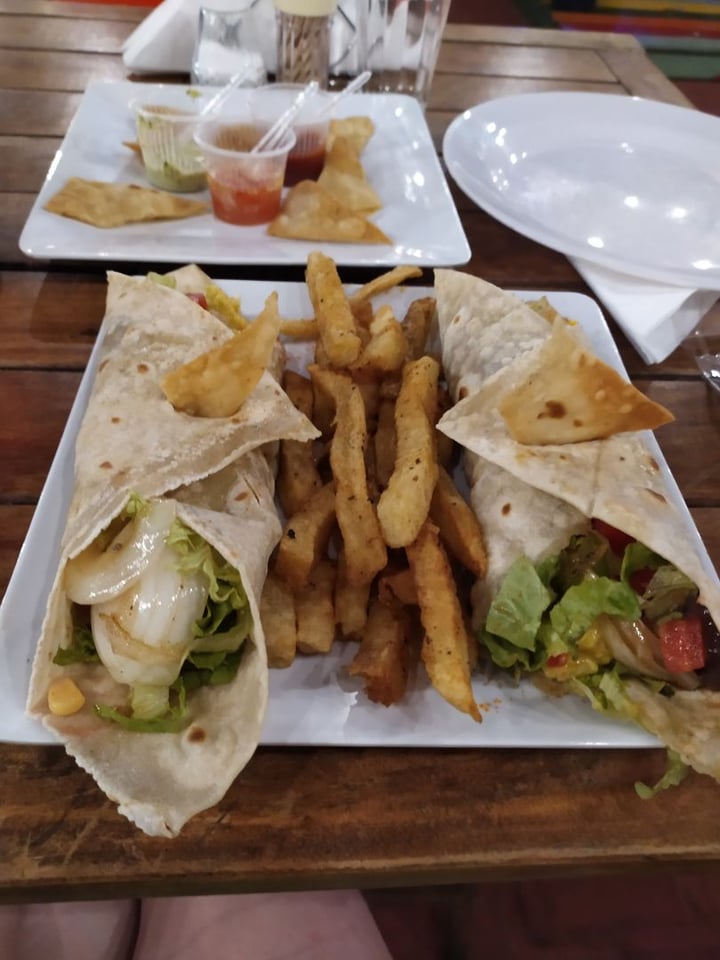 photo of La Republica Del Taco Taco Veggie shared by @heycharliebrown on  20 Oct 2019 - review