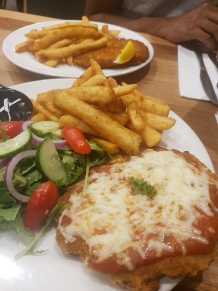 photo of Schnitz Parmi and snitzel shared by @tarabanken on  09 Feb 2020 - review