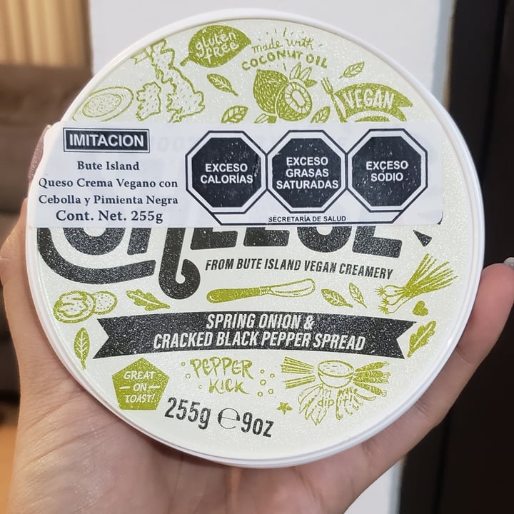 photo of Sheese Sheese Spring Onion & Cracked Black Pepper Spread shared by @katiardz on  19 May 2022 - review