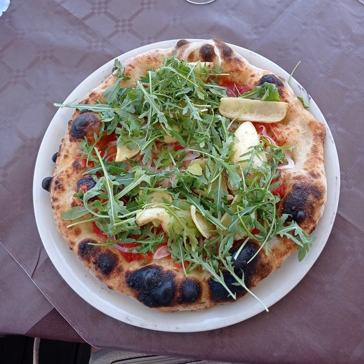photo of Vanity Beach pizza Patate Rucola E Cipolla shared by @danyveg on  11 Jun 2022 - review