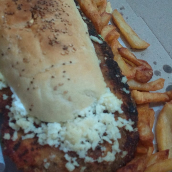 review photo of Burgertariana Sánguche De Milanesa shared by @rochisar on 06 Dec 2021 - review