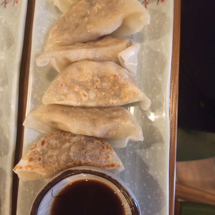 review photo of MIAN Ramen House and more Ravioli di verdure e edamame alla piastra shared by @giuliazucca on 11 Sep 2022 - review