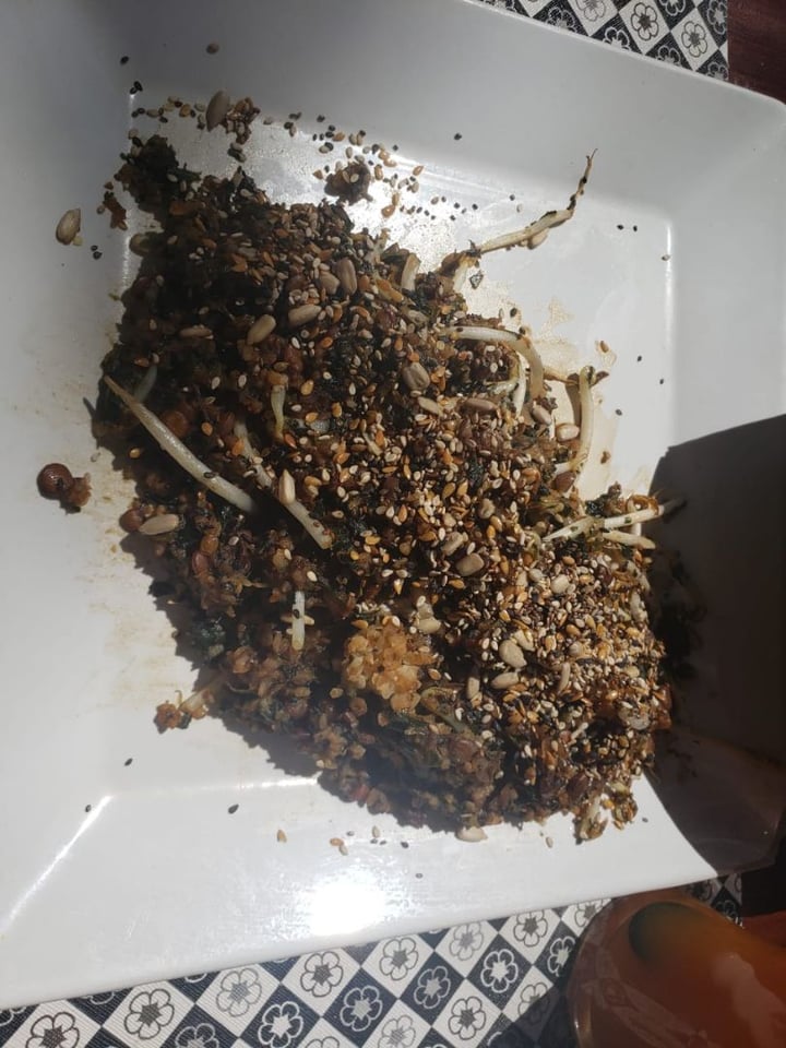 photo of Tata Bakers Wok de arroz integral, lentejas, espinaca y brotes de soja shared by @emiliane on  01 Mar 2020 - review