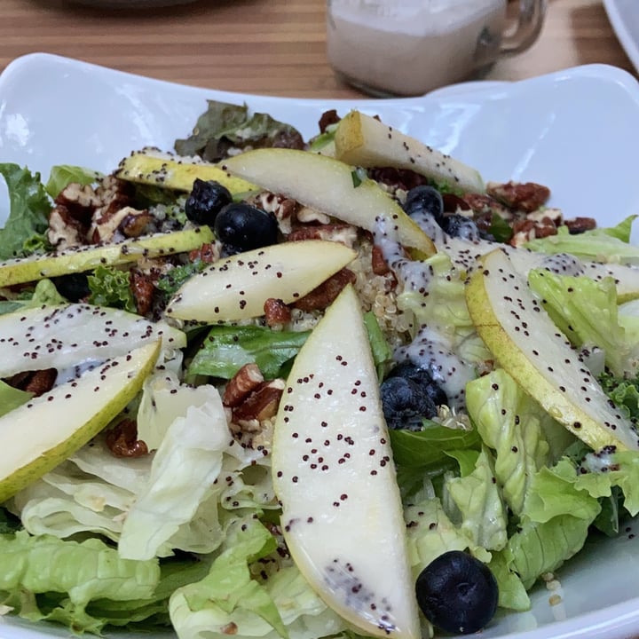photo of 100% Natural Cancún Ensalada Super Green shared by @andreatornerr on  01 Jun 2021 - review
