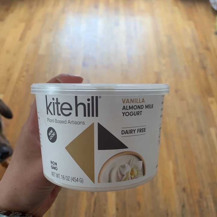 photo of Kite Hill Vanilla Almond Milk Yogurt Original shared by @hannahrosenoff on  04 Feb 2020 - review