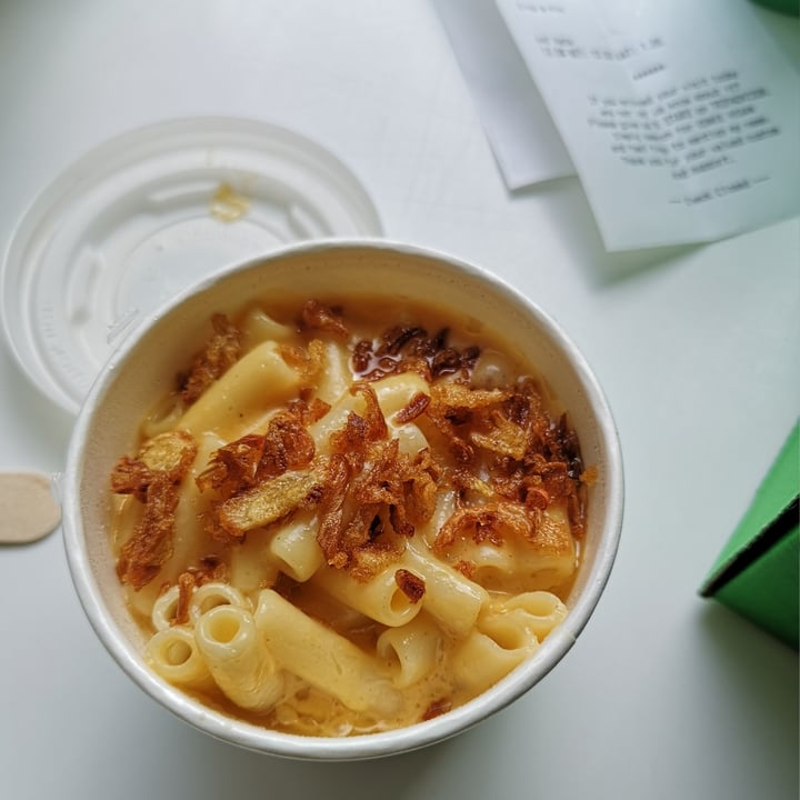 photo of Oowee vegan Mac & Cheese shared by @frayaneivey on  11 Oct 2021 - review