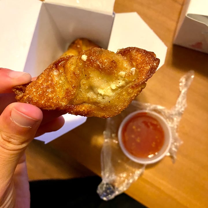 photo of Sipz Vegetarian Fuzion Cafe Crab Rangoon shared by @curvycarbivore on  20 May 2021 - review