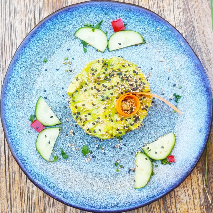 photo of Le Grenier de Notre-Dame Tartare de mangue et d‘avocat shared by @spiderwebs on  15 May 2020 - review
