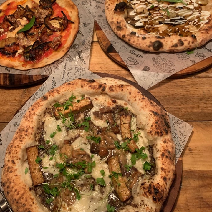 photo of Purezza - Vegan Pizza Camden All The Pizza shared by @nourishingfoods on  12 May 2020 - review