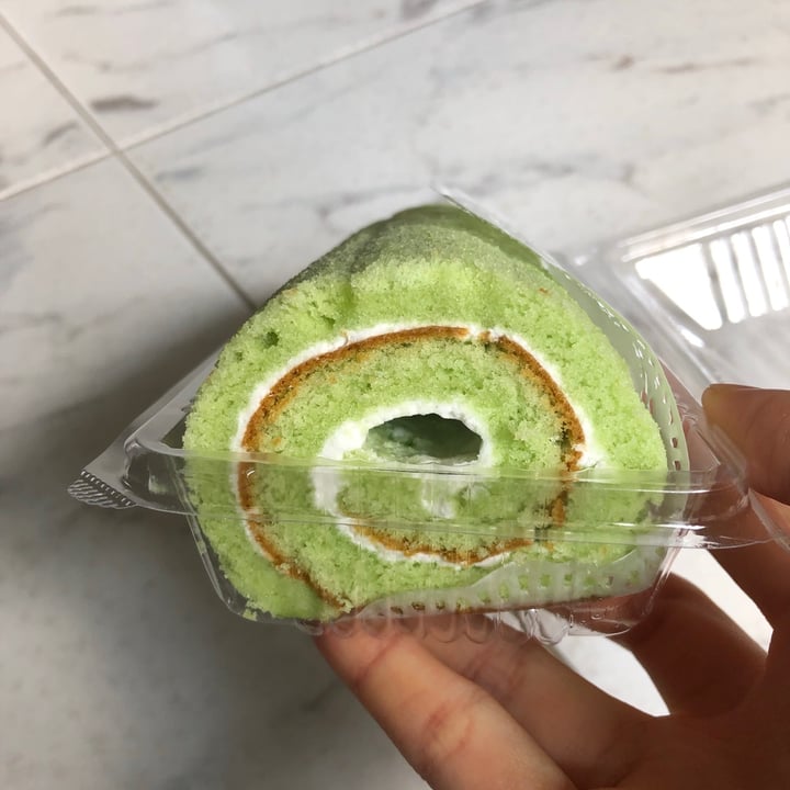 photo of M Bakery Pandan Swiss Roll shared by @consciouscookieee on  23 Dec 2020 - review