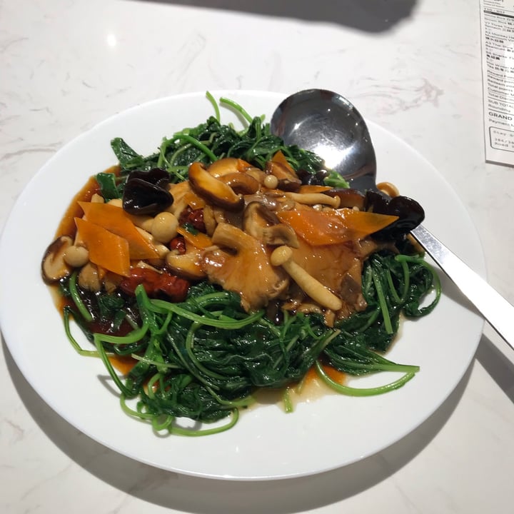photo of Green on Earth Vegetarian Cafe Three Treasures Spinach shared by @opheeeliaaa on  19 Aug 2020 - review