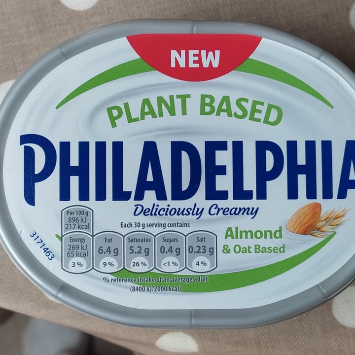 photo of Philadelphia Almond & Oat Based shared by @veganinjaa on  22 Apr 2022 - review