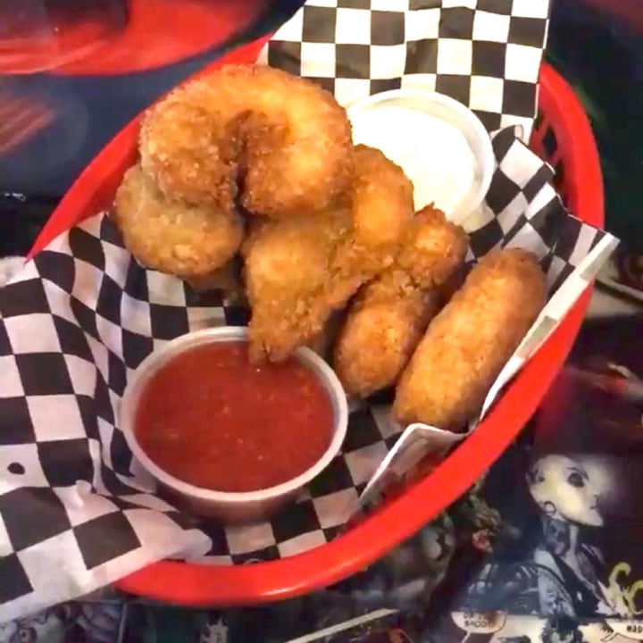 photo of Doomie's Home Cookin' Fried vegan shrimp shared by @ignaciottd on  19 Apr 2020 - review