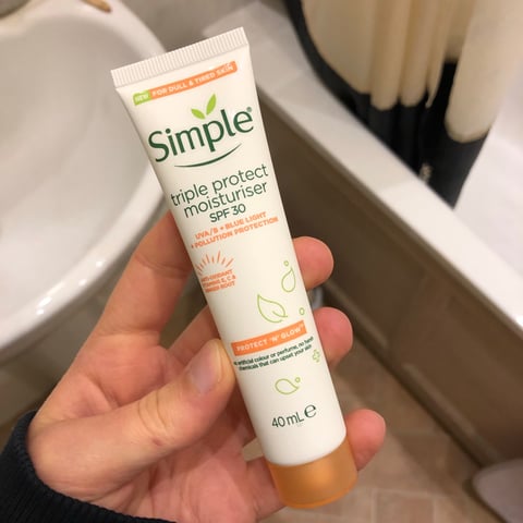 Simple Protect N Glow Triple Protect Moisturiser Reviews | abillion