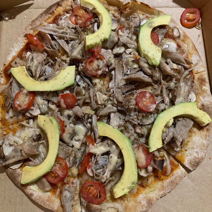 photo of Vegan Street Food ZA Chickless Mushroom And Mayo Pizza shared by @mailidyer on  06 Nov 2020 - review