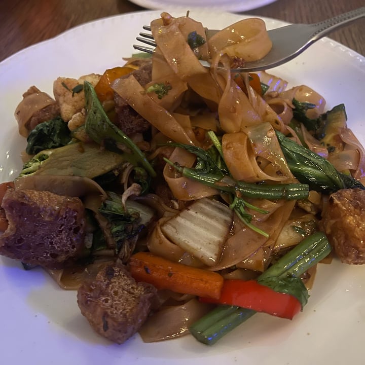 photo of Kensington Thai Terrace Phad See Mao shared by @greenbovine on  24 Apr 2022 - review