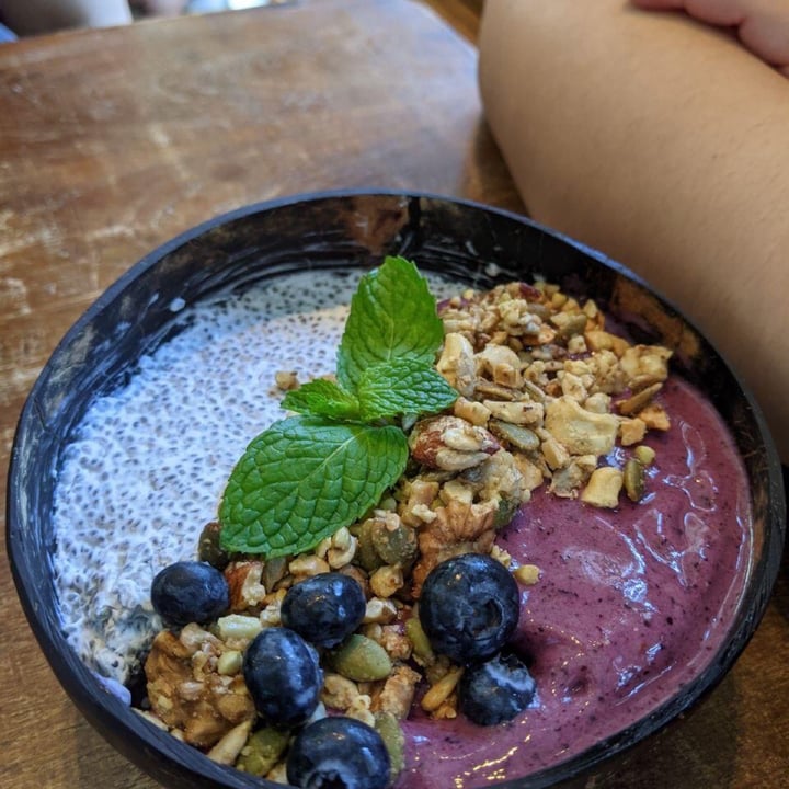 review photo of The Living Cafe Coconut chia berry bowl shared by @ektajagtiani on 02 Apr 2021 - review