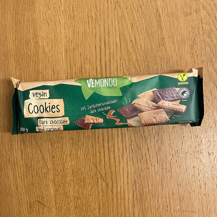 photo of Vemondo Vegan Cookies Dark Chocolate and Caramel shared by @fbradaschia on  11 Oct 2021 - review