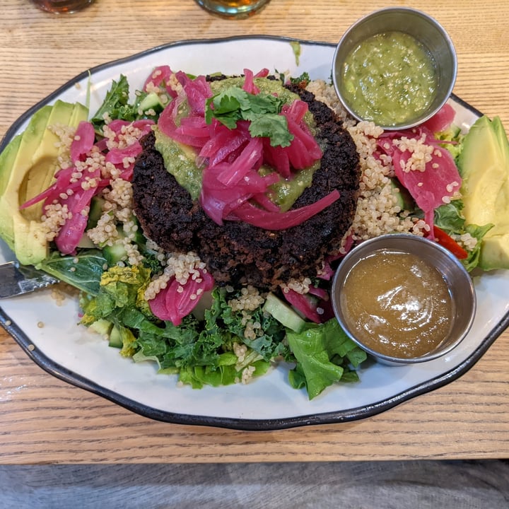 photo of Black Tap Vegan burger salad shared by @lucie on  11 Jan 2022 - review