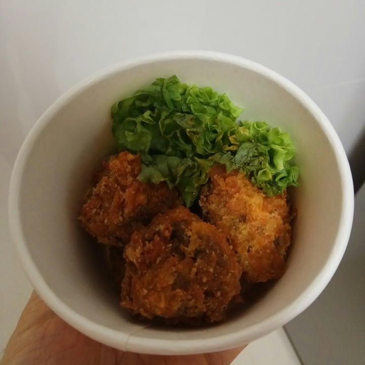 photo of VeganBurg Singapore Fried Mushroom Poppers shared by @plantbasedlifestyle on  07 Nov 2020 - review