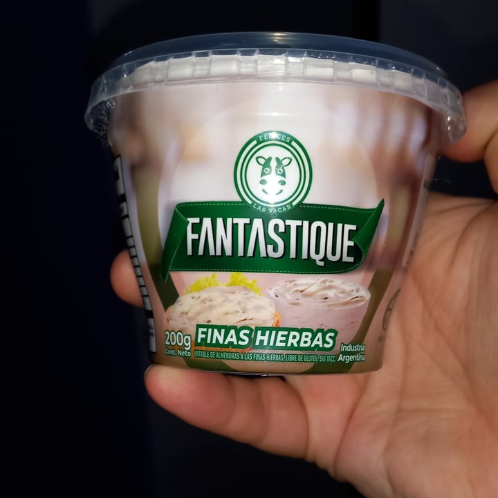 photo of Felices Las Vacas Queso Untable Fantastique Finas Hierbas shared by @marianellabaracat on  31 Mar 2022 - review