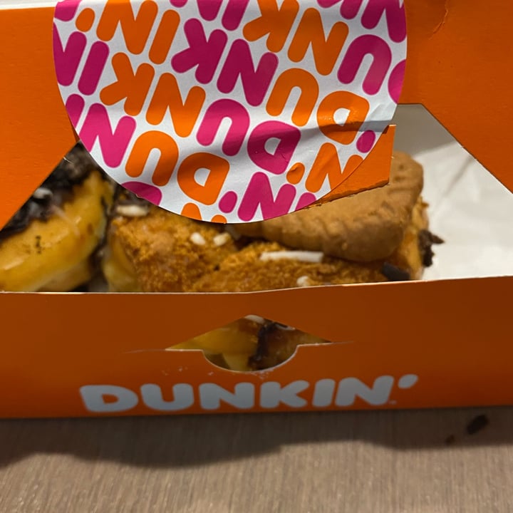 photo of Dunkin’ Donuts Donuts shared by @lindagr on  12 Oct 2021 - review
