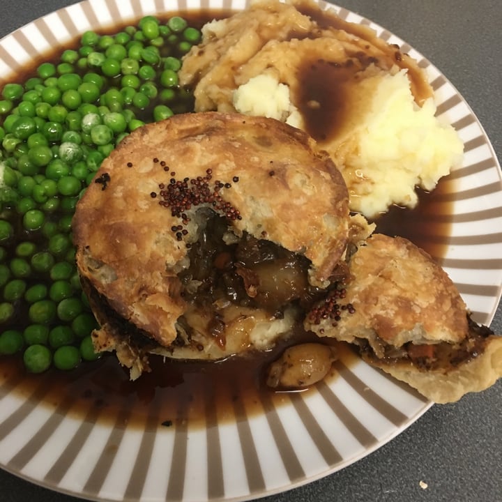 review photo of Pieminister Plant Based Kevin Chestnut Mushroom, Tomato & Quinoa Pie With Baby Onions shared by @dandan4 on 13 Feb 2022 - review