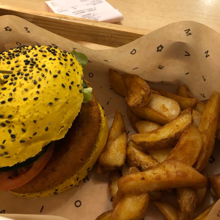 review photo of Flower Burger Spicy cecio shared by @sarasimone on 10 Mar 2022 - review