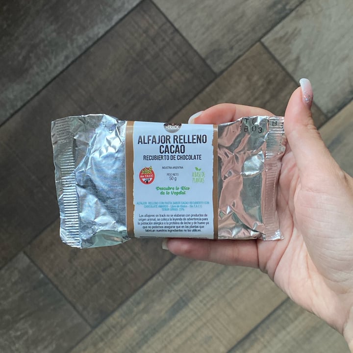 review photo of On Track Alfajor Relleno Cacao shared by @luciagiacomo on 05 May 2022 - review