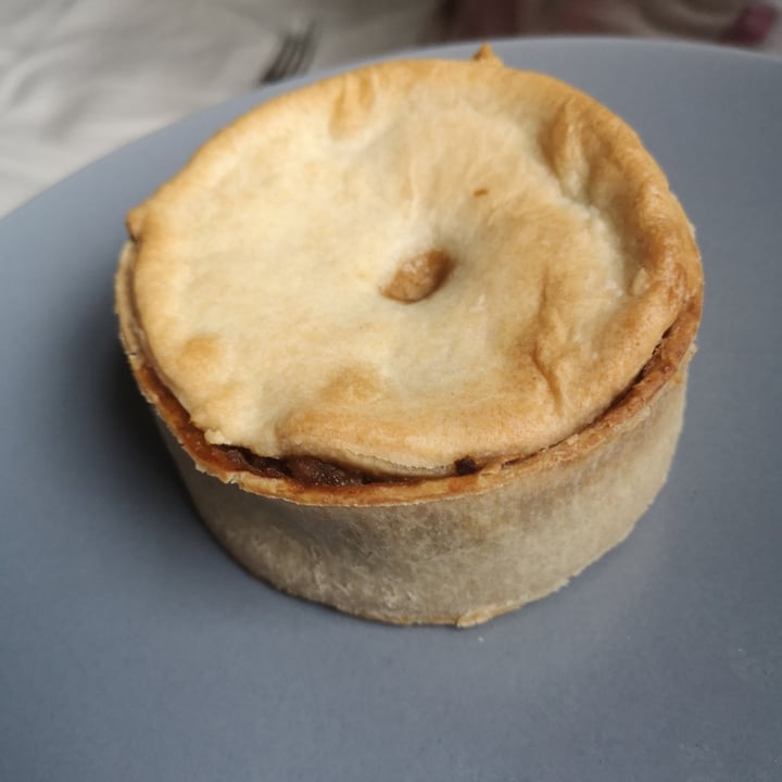 photo of Rose & Grant's Deli Cafe Scotch pie shared by @sweetsoy on  27 Jul 2020 - review