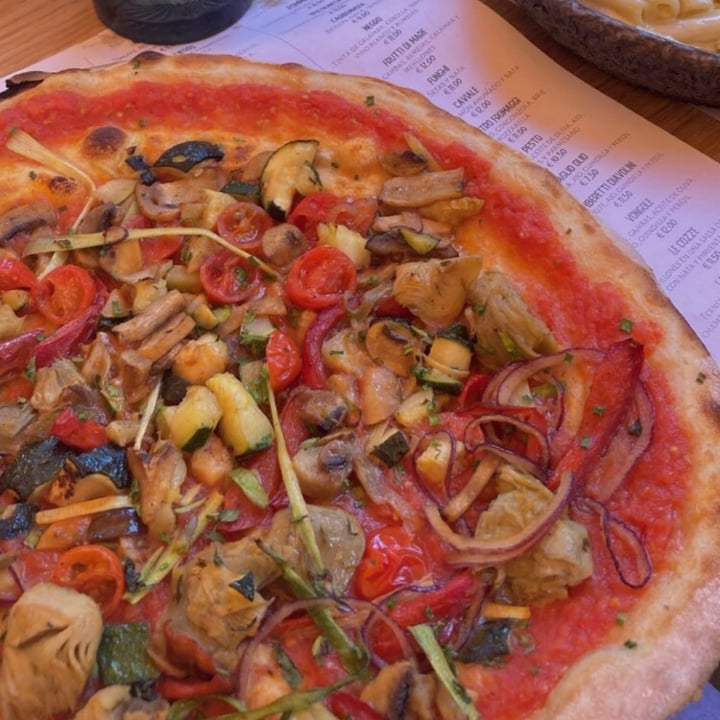 photo of Scabetti Pizza Vegetariana (Quitar queso) shared by @elenaxgr on  08 Jul 2022 - review