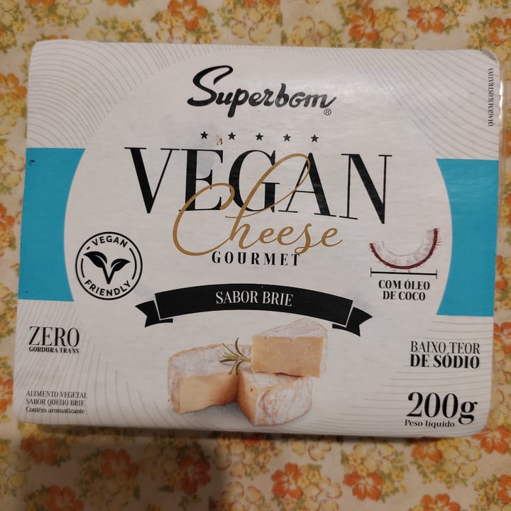 photo of Superbom Queijo vegetal sabor brie shared by @glaucoeros on  17 Apr 2022 - review