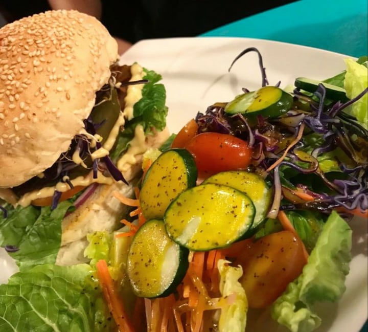 photo of Well Dressed Salad Bar PowWowBao Burger shared by @sibehou on  30 Mar 2019 - review