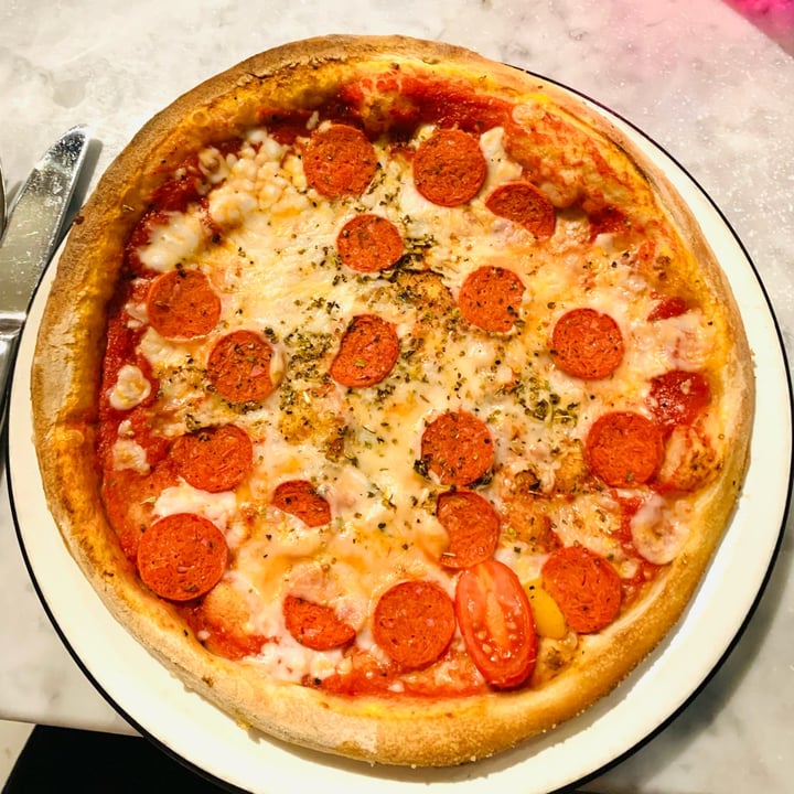 photo of Pizza Express Vegan American Jack Classic Pizza shared by @mmmmmmmmskinny on  07 Dec 2021 - review