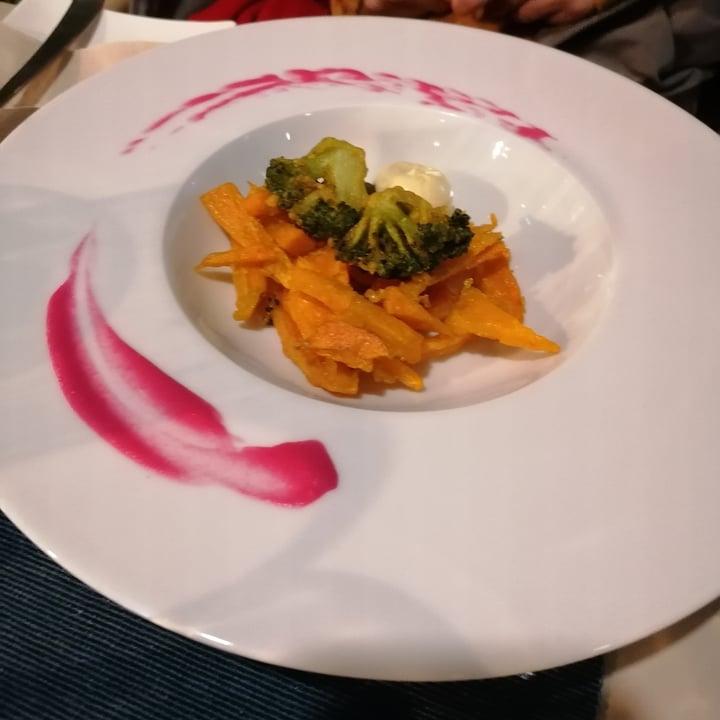 photo of Apriti Sesamo Tris Di Verdure In Tempura E Maionese Vegana Alla Curcuma shared by @anitnelavy on  11 Dec 2021 - review