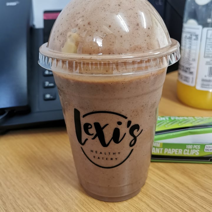review photo of Lexi's Healthy Eatery Peanut Butter Smoothie shared by @michellebarendse on 09 Aug 2021 - review
