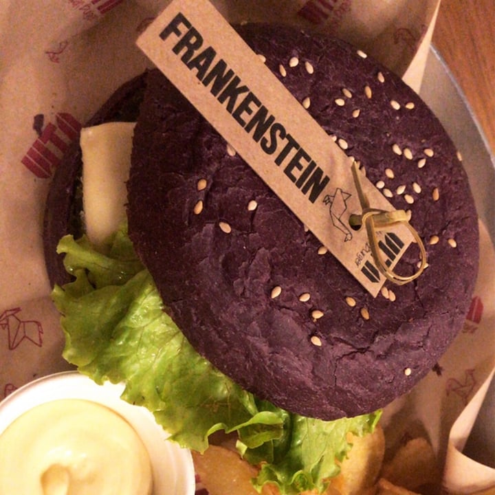 review photo of Flower Burger Frankenstein Burger shared by @chp on 25 May 2022 - review