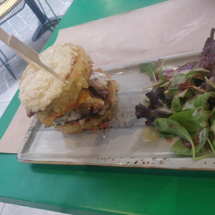 photo of Athens Vegan Burgers Moussaka shared by @ecofriendlyvegangeek on  25 Aug 2022 - review