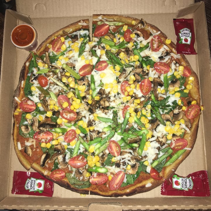 photo of Vegan style Pizza Lunella shared by @marianavalevrg on  08 Aug 2021 - review