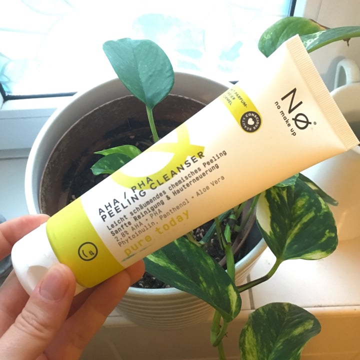 review photo of Nø cosmetics AHA/PHA Peeling Cleanser shared by @ronschabe on 12 Nov 2021 - review
