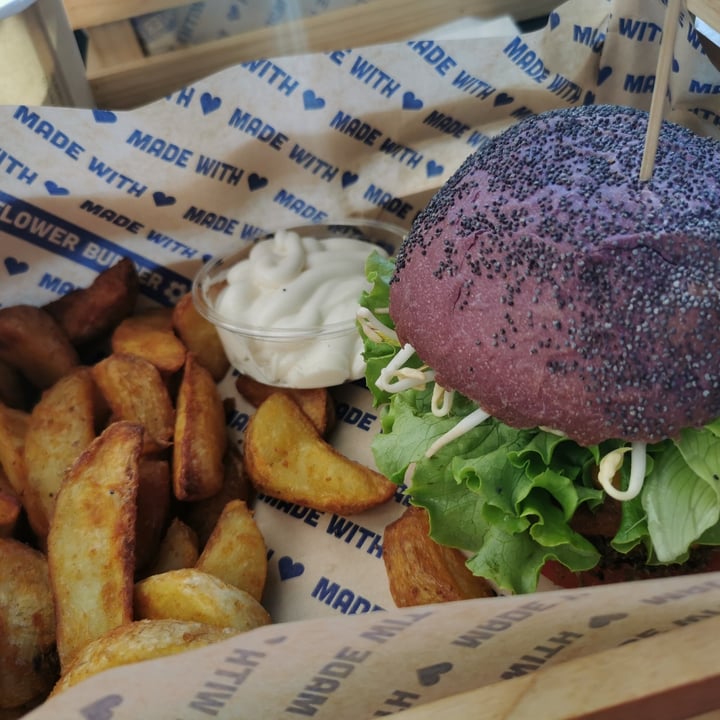 photo of Flower Burger Cherry Bomb shared by @malaff on  16 Mar 2022 - review