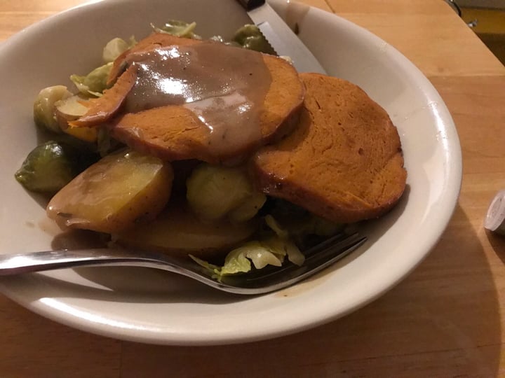 photo of Tofurky Plant-Based Ham Style Roast with Amber Ale Glaze shared by @alexbury on  01 Jan 2020 - review