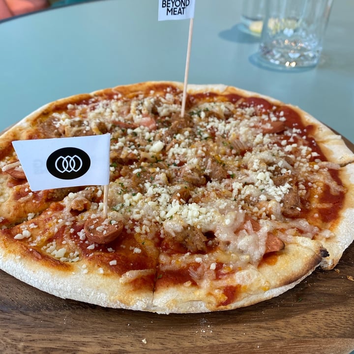 review photo of Green Common Singapore Meat Lovers Pizza shared by @willystyleee on 22 Mar 2021 - review